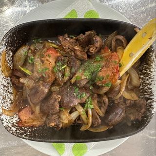 Пилешки дробчета с бекон,лук и гъби (250г)