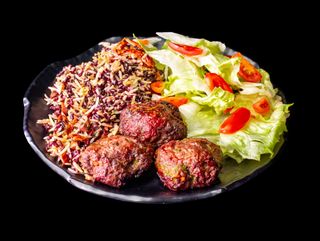 Телешки кюфтета със зеленчуци и канела три броя (450г)