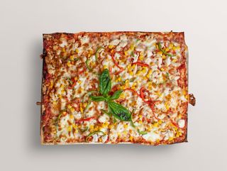 Пица Лаваш с пилешко, царевица и чушка (550г)