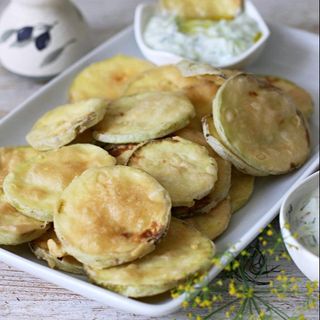 Пържени тиквички с млечен сос (300гр)
