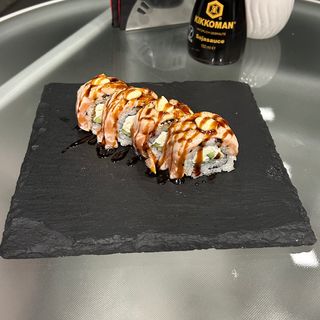 Урамаки Сьомга Татаки