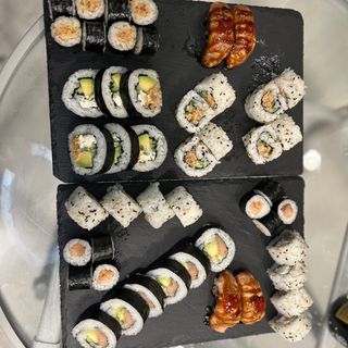 Салмон Цунами Комбо - 48 бр