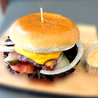 Чийз Бургер+яйце (350г)