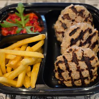 Три броя кюфтета 