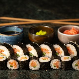 Пушена сьомга сет (270г 14бр)