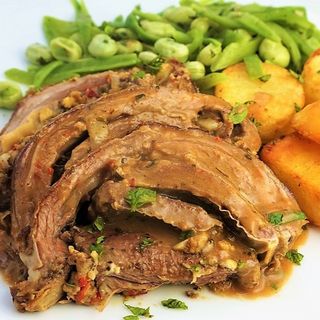 Свинско печено със зелен боб