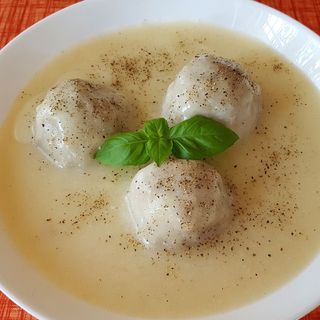 КЮФТЕТА В БЯЛ СОС