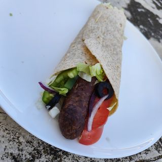 Тортила с наденица /медена телешка/