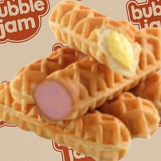 3 бр.Вафлен Корн Дог с кренвирш и моцарела + 1бр. сос. 3 pcs. Waffle Corn Dog with sausage and mozzarella + 1 pcs. Sauce