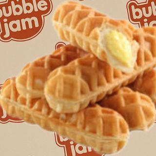 6 бр.Вафлен Корн Дог с моцарела + 2бр. Сос. 6 pcs. Waffle Corn Dog with mozzarella + 2 pcs. Sauce