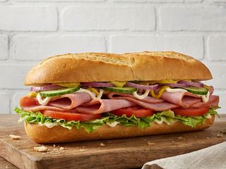 Сандвич с деликатесна шунка