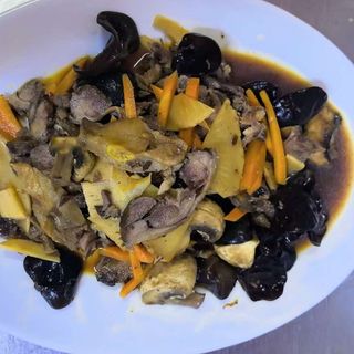 32.Патица с бамбук и черни гъби 400 гр.