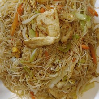 10.Оризови спагети с пилешко месо 800 грама