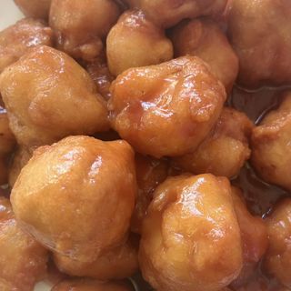 24.Пилешки хапки със сладко кисел сос 800 гр.