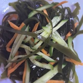 24. Водорасли c чесън, сол и китайска подправка