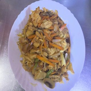 69в. Пилешко месо в гнездо на сврака със зеленчуци