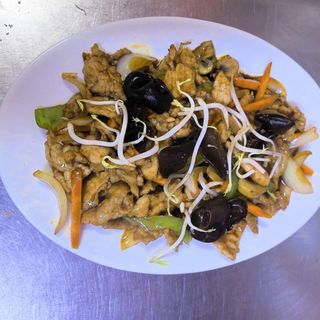 55. Свинско със зеленчуци.