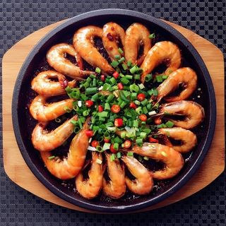 116.Цвърчащи кралски скариди на плоча