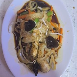 109. Калмари пържени със зеленчуци