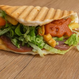 Сандвич с луканка