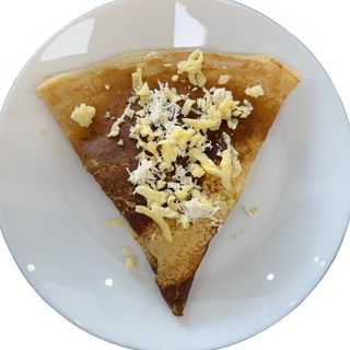 Палачинка с сирене и кашкавал