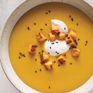 Крем супа от сладък картоф и кокосово мляко