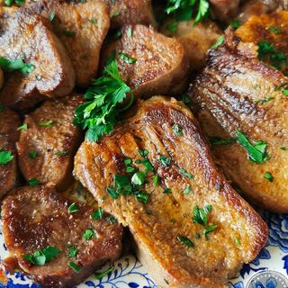 Телешки език с масло и каперси