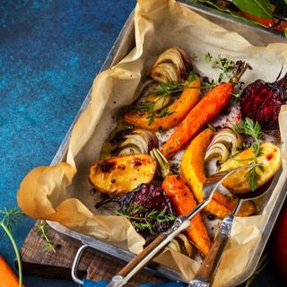 Запечени зеленчуци на плоча