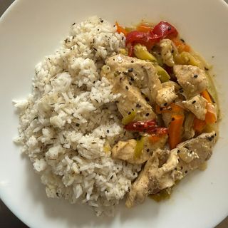 Пиле по азиатски със зеленчуци и басмати ориз