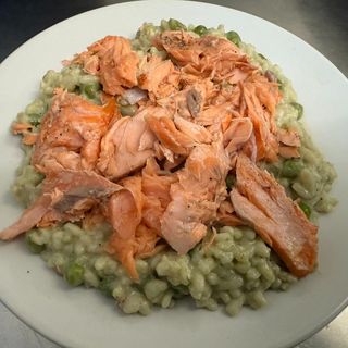 Ризото верде с грах и сьомгова пъстърва