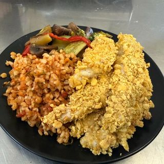 Пиле корнфлейкс с булгур със зеленчуци