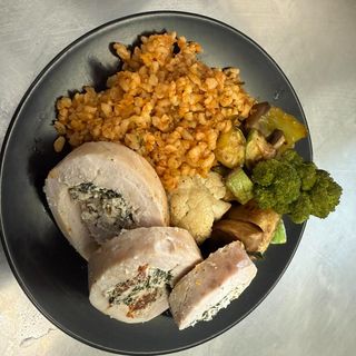 Пиле роле с булгур със зеленчуци