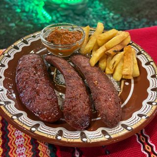 Сръбска наденица на скара