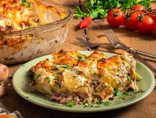 Запеканка с бекон и сметана