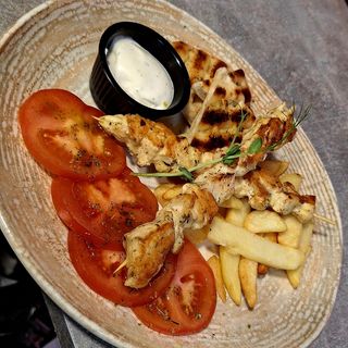 Гръцко пилешко сувлаки