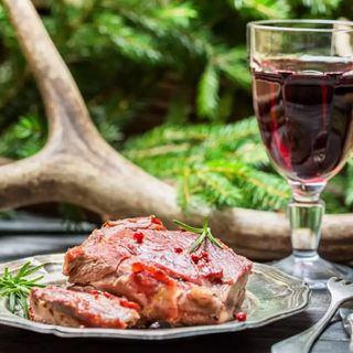 Месо от благороден елен на пещ