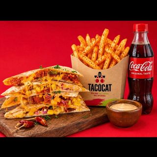 Кесадия Чоризо + картофи  + Coca-Cola напитка по избор