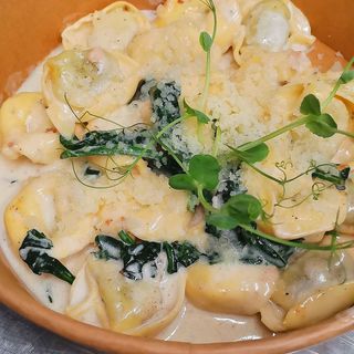 Тортелони със спанак и рикота