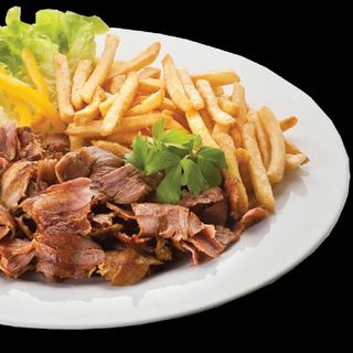 Порция телешки дюнер с картофи