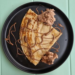 Палачинка с Нутела и сладолед