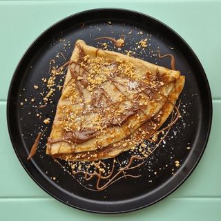 Палачинка с Нутела и орехи