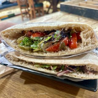 Сандвич с биволско месо