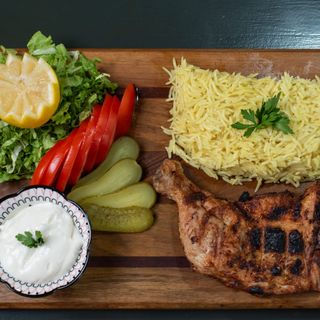 Пилешко бутче на жар