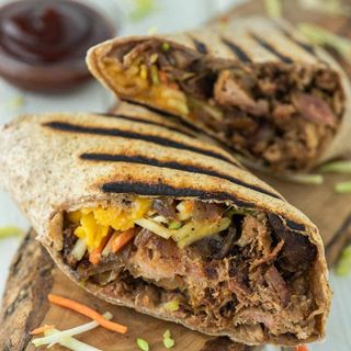 Тортила с дърпано свинско