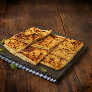 Гьозлеме с кайма и кашкавал