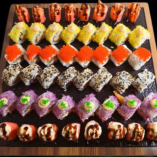 Коледен Суши BOX -30% 48 бр 1000 гр