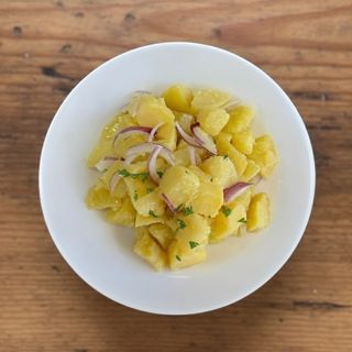 Салата варени картофи