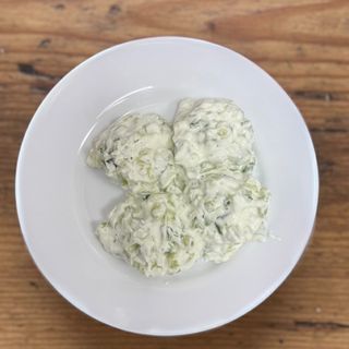 Млечна салата