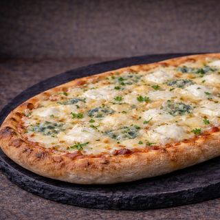 Пица Романа Куатро Формаджи