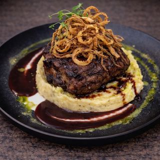 Глазиран бавно готвен свински врат